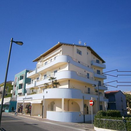 Residence Diana Frontemare - Agenzia Cocal كاوْرلي المظهر الخارجي الصورة